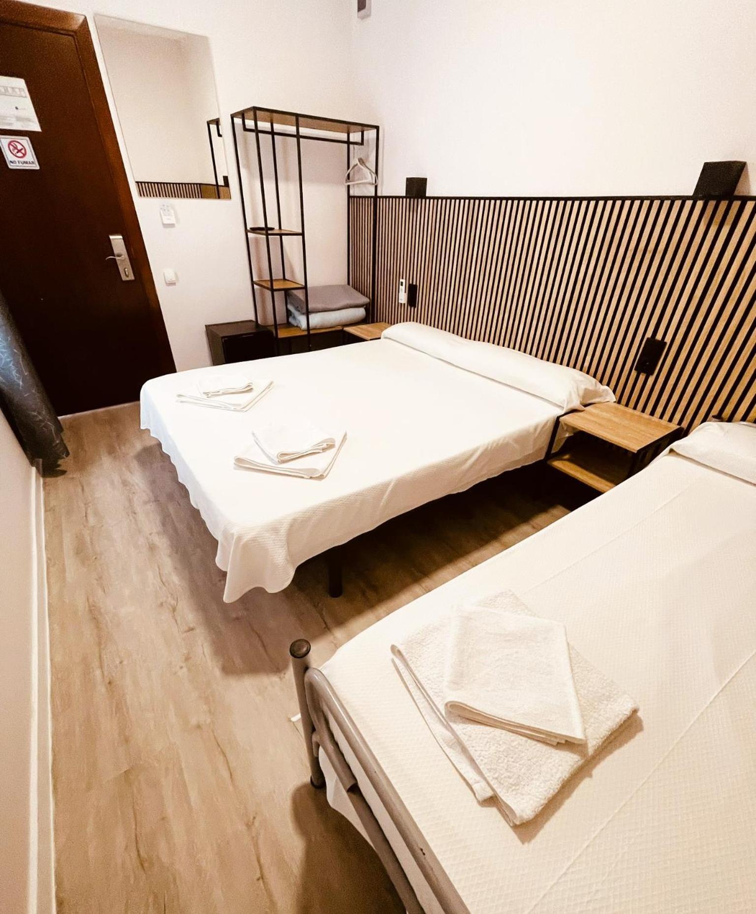 Hotel Colibri Calella Esterno foto