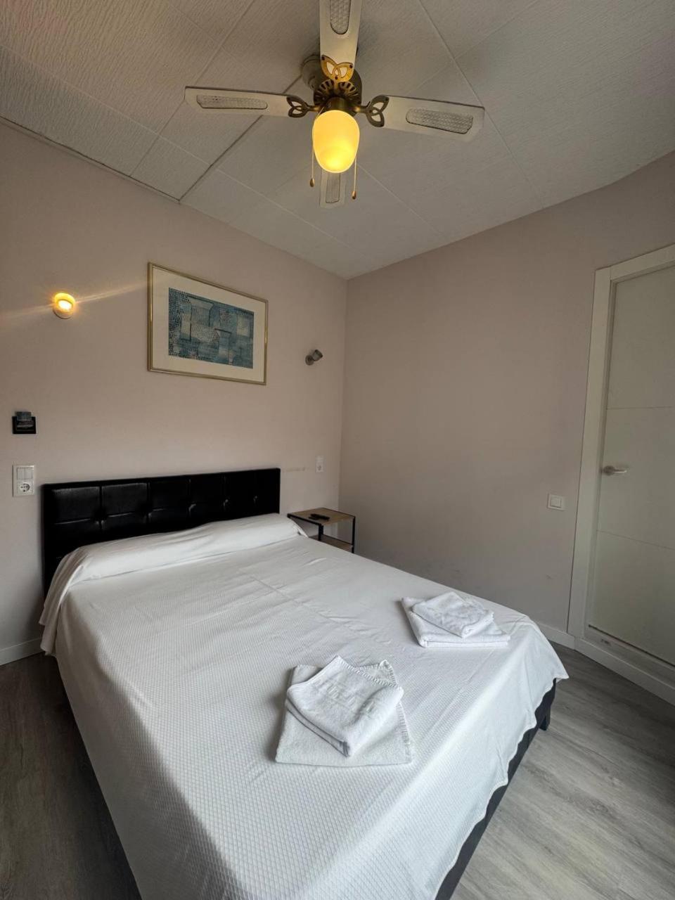 Hotel Colibri Calella Esterno foto