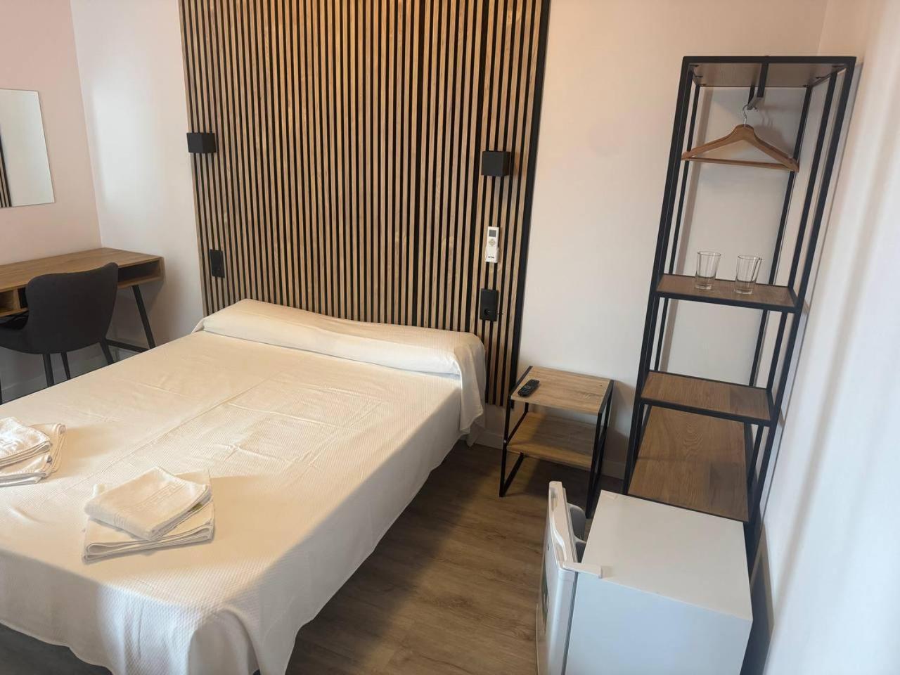 Hotel Colibri Calella Esterno foto