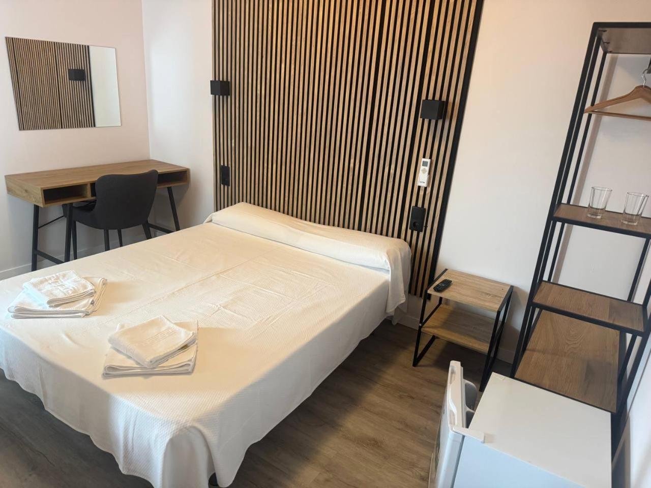 Hotel Colibri Calella Esterno foto